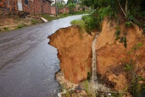 El Niño pone a prueba las viviendas de América Latina: sequías, incendios e inundaciones amenazan a millones de familias